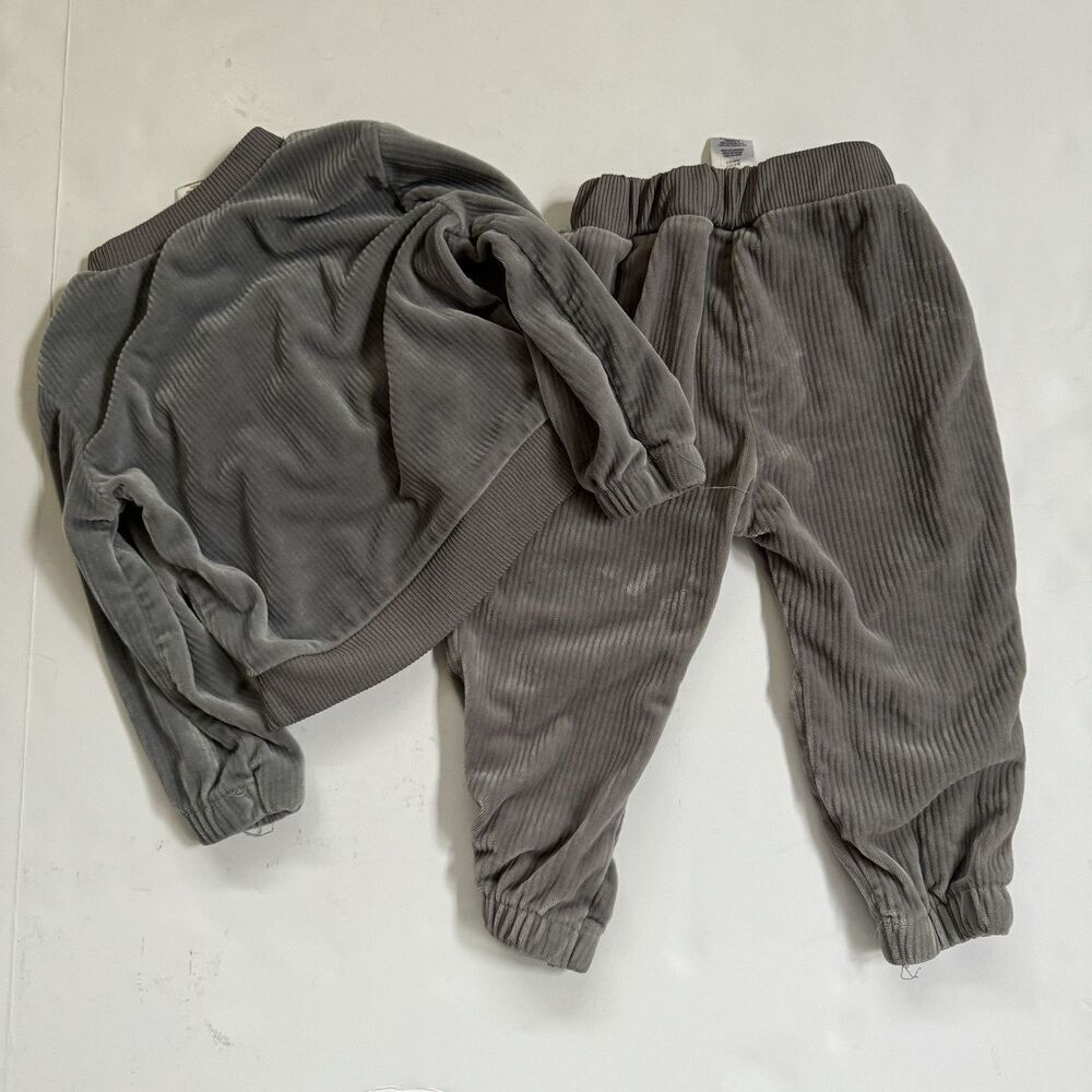 DISNEY Baby MICKEY MOUSE Grey Velour 2 Pc OUTFIT SET INFANT SIZE 12M - Picture 2 of 6